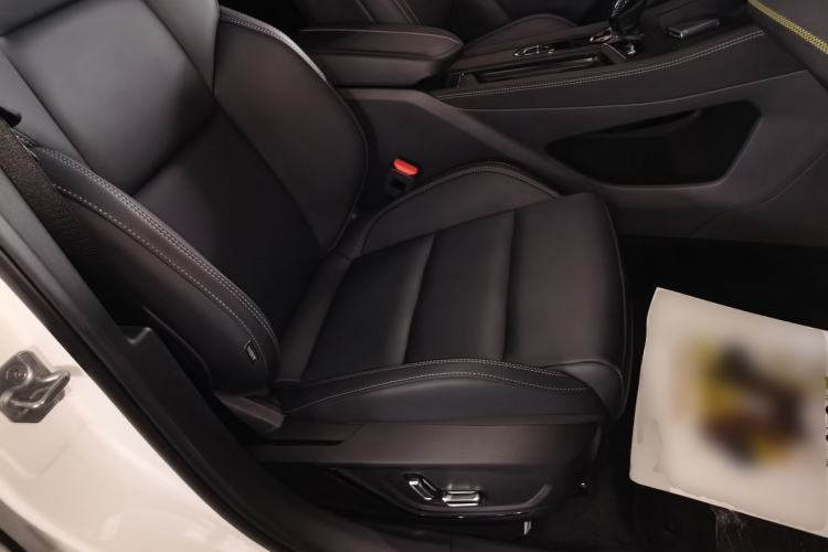 Used Lynk & Co 03 2023 1.5TD DCT JingPlus Right Front Seat