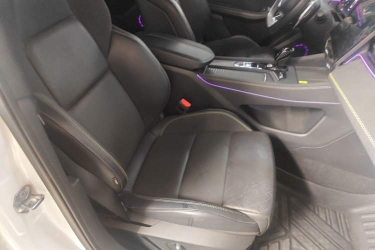 Used Lynk & Co 03 2023 2.0TD DCT JingPro Right Front Seat