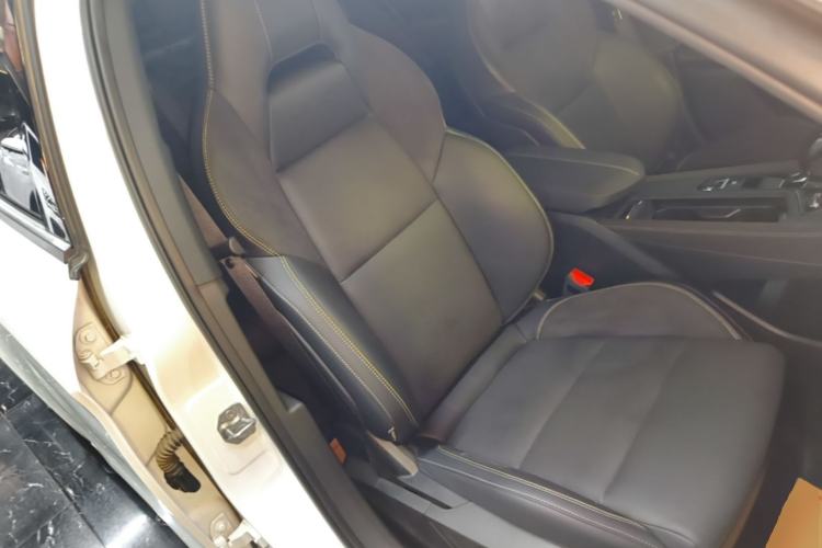 Used Lynk & Co 03 2023 2.0TD DCT JingPro Right Front Seat