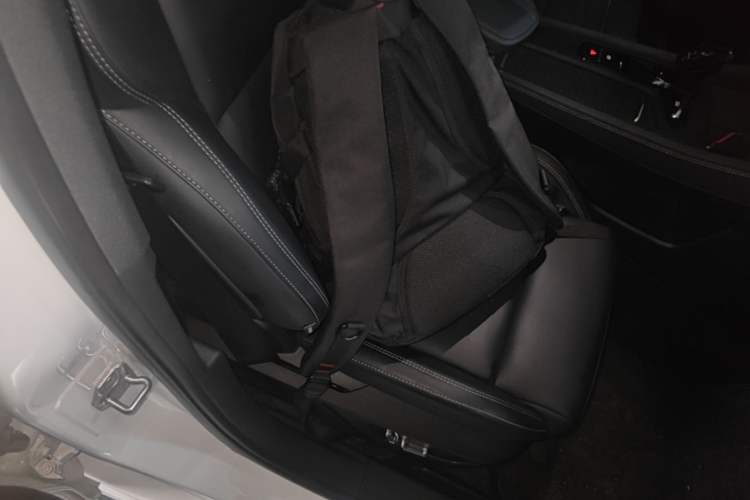 Used Lynk & Co 03 2023 1.5TD DCT JingPlus Right Front Seat