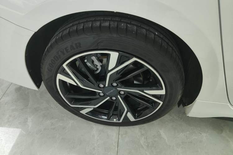 Used Lynk & Co 03 2023 1.5T EM-F PM Right Rear Wheel Hub