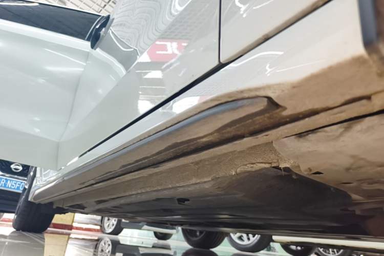 Used Lynk & Co 03 2023 2.0TD DCT H-Power Halo Right Side Sill