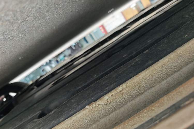 Used Lynk & Co 03 2023 1.5TD DCT JingPro Right Side Sill