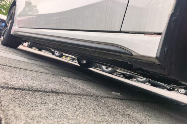 Used Lynk & Co 03 2023 2.0TD DCT JingPro Right Side Sill