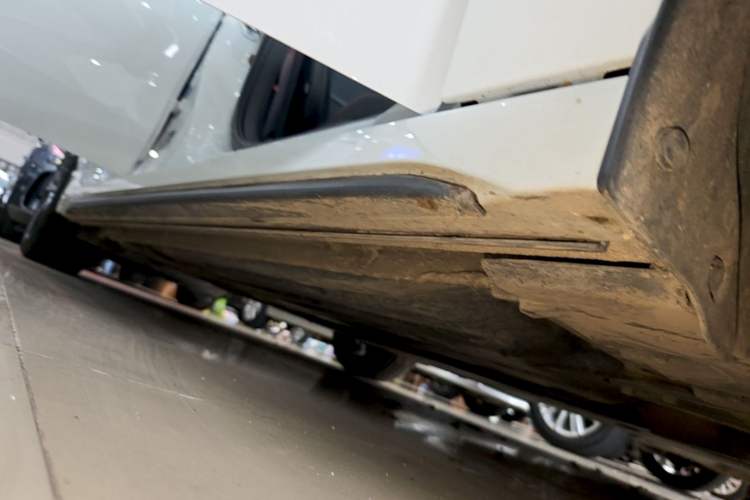 Used Lynk & Co 03 2023 2.0TD DCT H-Power Halo Right Side Sill