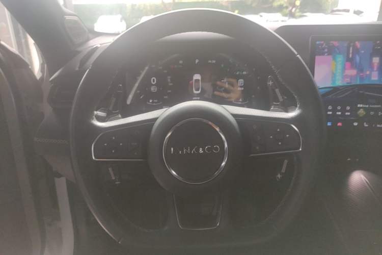 Used Lynk & Co 03 2023 2.0TD DCT JingPro Steering Wheel
