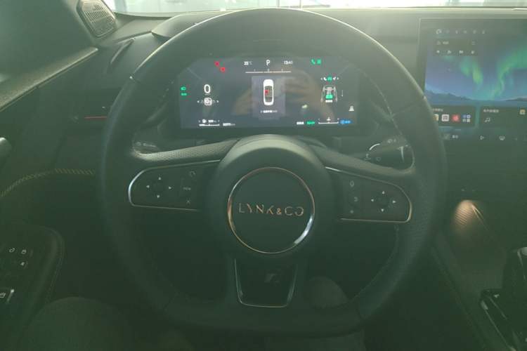 Used Lynk & Co 03 2023 1.5T EM-F PM Steering Wheel