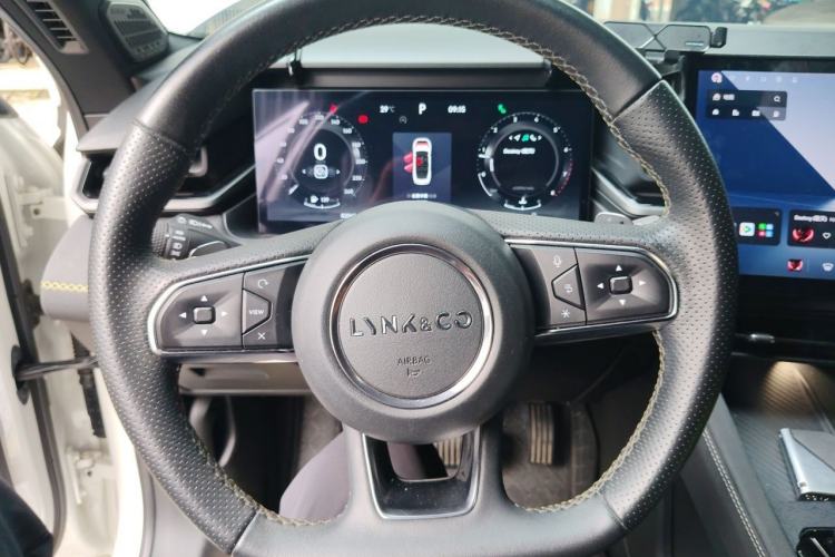 Used Lynk & Co 03 2023 1.5TD DCT JingPro Steering Wheel