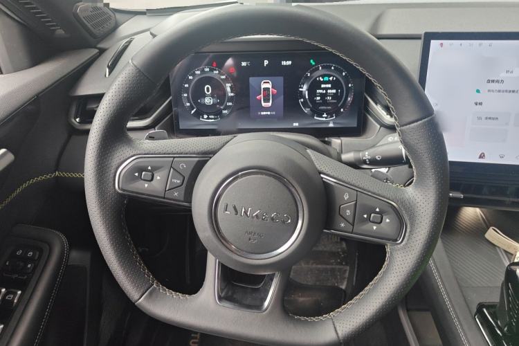 Used Lynk & Co 03 2023 2.0TD DCT JingPro Steering Wheel
