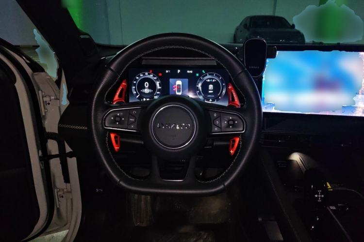 Used Lynk & Co 03 2023 2.0TD DCT H-Power Halo Steering Wheel