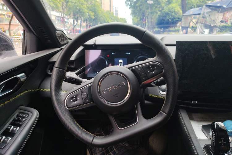 Used Lynk & Co 03 2023 2.0TD DCT JingPro Steering Wheel