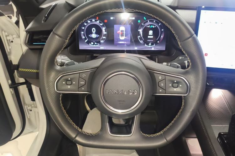 Used Lynk & Co 03 2023 2.0TD DCT JingPro Steering Wheel