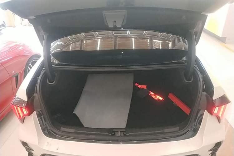 Used Lynk & Co 03 2023 1.5TD DCT JingPlus Trunk