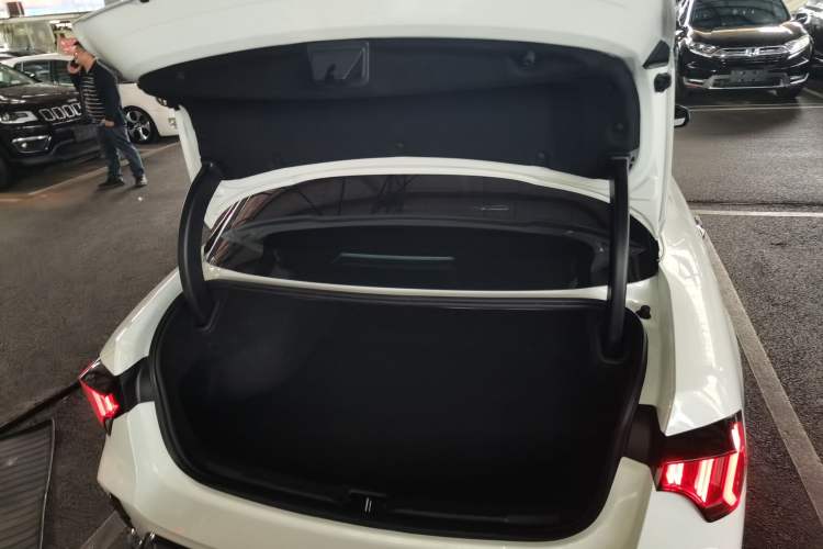 Used Lynk & Co 03 2023 1.5TD DCT JingPlus Trunk
