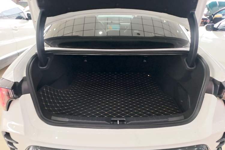 Used Lynk & Co 03 2023 2.0TD DCT H-Power Halo Trunk