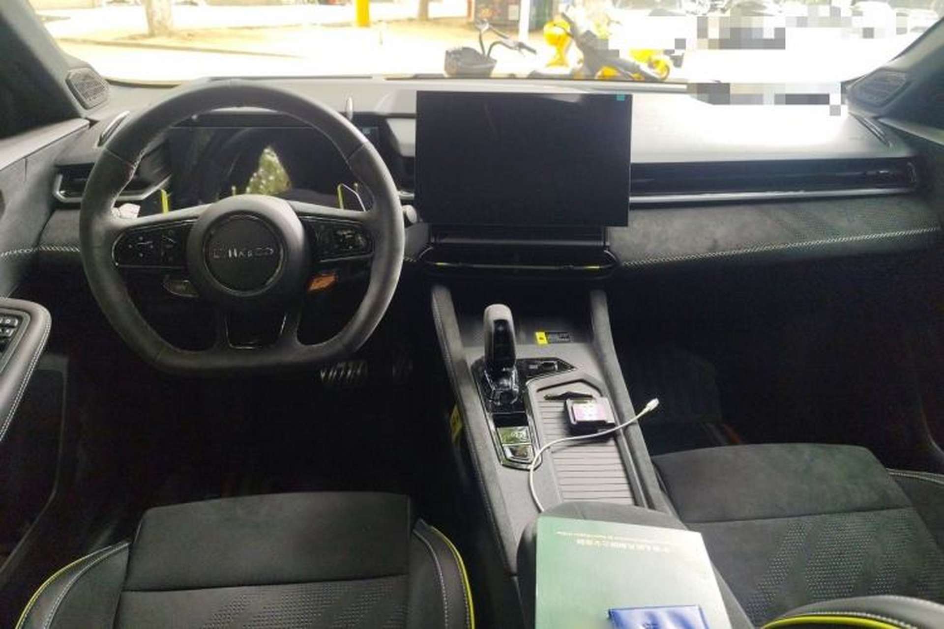 Used Lynk & Co 03 2023 03+ 2.0TD Automatic Performance Package Center Console