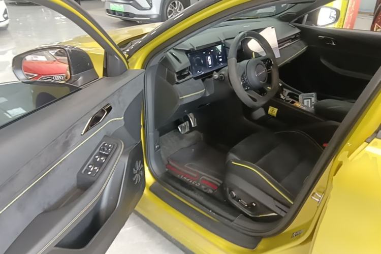 Used Lynk & Co 03 2023 03+ 2.0TD Automatic Yufeng Edition Driver Seat