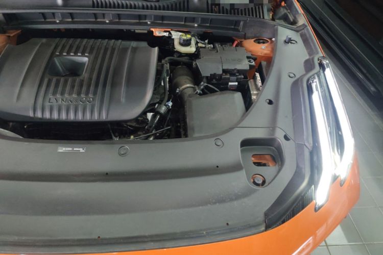 Used Lynk & Co 03 2023 2.0TD DCT H-Power Halo Engine Bay Left