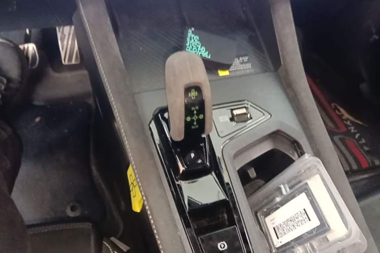 Used Lynk & Co 03 2023 03+ 2.0TD Automatic Yufeng Edition Gear Lever