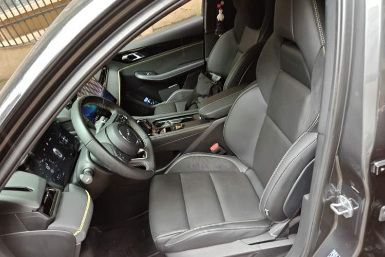 Used Lynk & Co 03 2023 2.0TD DCT JingPro Left Front Seat