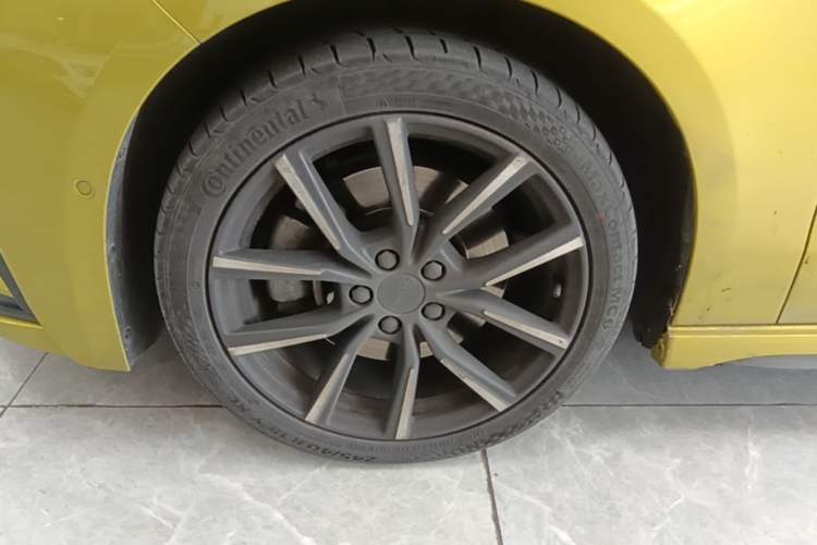 Used Lynk & Co 03 2023 03+ 2.0TD Automatic Yufeng Edition Left Front Wheel Hub