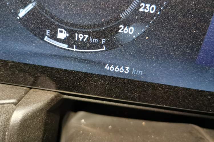 Used Lynk & Co 03 2023 03+ 2.0TD Automatic Yufeng Edition Odometer Close Up