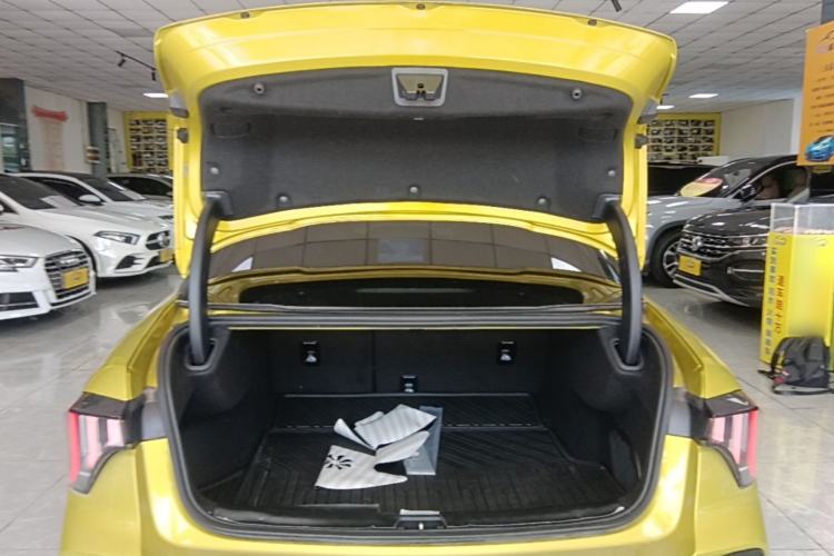Used Lynk & Co 03 2023 03+ 2.0TD Automatic Yufeng Edition Trunk