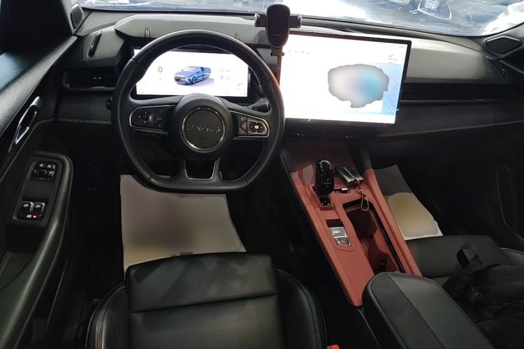 Used Lynk & Co 03 2025 1.5TD DCT Champion Edition Plus Center Console