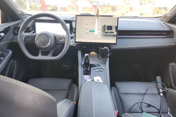 Used Lynk & Co 03 2025 1.5TD DCT Champion Edition Pro Center Console