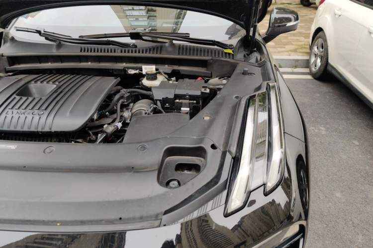 Used Lynk & Co 03 2025 2.0TD DCT Champion Edition Pro Engine Bay Left