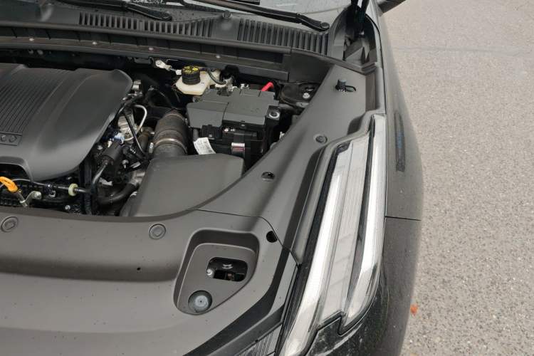 Used Lynk & Co 03 2025 1.5TD DCT Champion Edition Plus Engine Bay Left