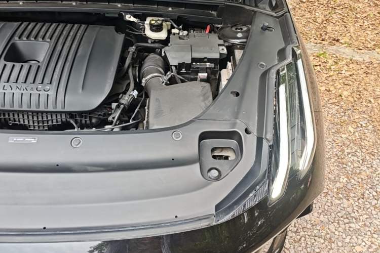 Used Lynk & Co 03 2025 2.0TD DCT Champion Edition Pro Engine Bay Left