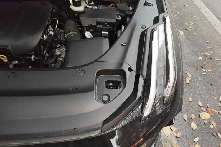 Used Lynk & Co 03 2025 1.5TD DCT Champion Edition Pro Engine Bay Left