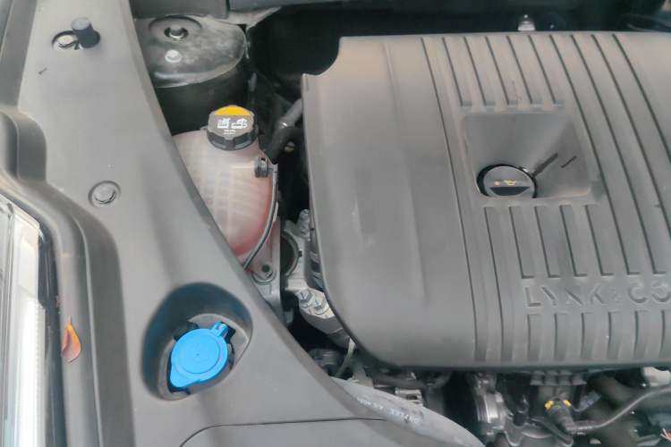Used Lynk & Co 03 2025 2.0TD DCT Champion Edition Pro Engine Bay Right