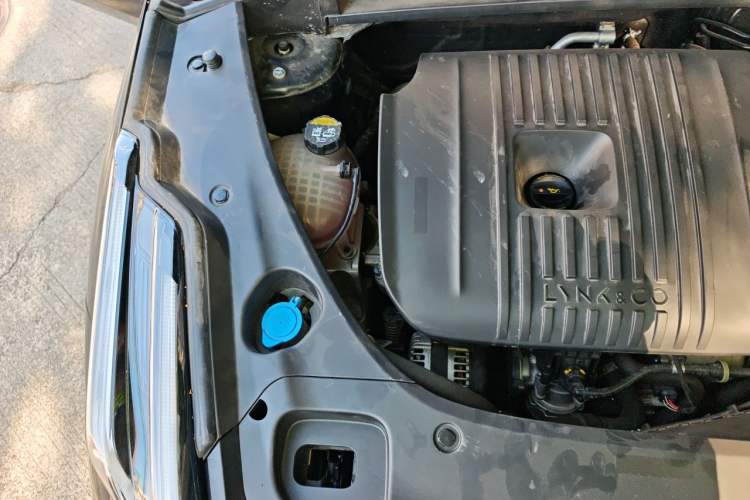 Used Lynk & Co 03 2025 2.0TD DCT Champion Edition Pro Engine Bay Right
