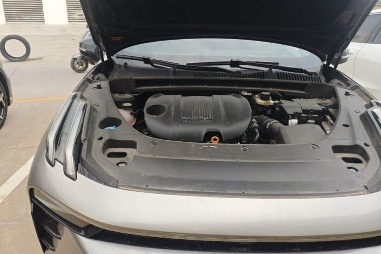Used Lynk & Co 03 2025 1.5TD DCT Champion Edition Pro Engine Bay Right