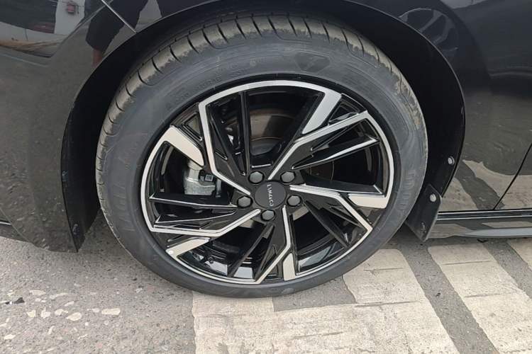 Used Lynk & Co 03 2025 1.5TD DCT Champion Edition Pro Exterior 4