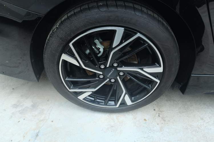 Used Lynk & Co 03 2025 1.5TD DCT Champion Edition Pro Exterior 5