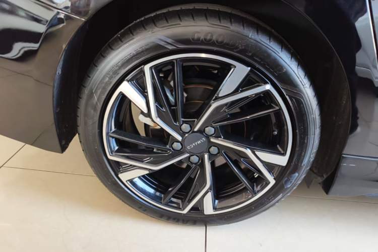 Used Lynk & Co 03 2025 1.5TD DCT Champion Edition Pro Exterior 5