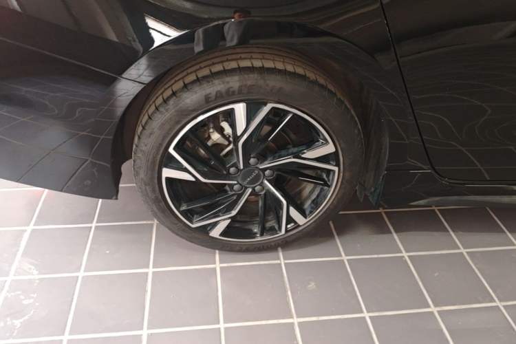 Used Lynk & Co 03 2025 1.5TD DCT Champion Edition Pro Exterior 5