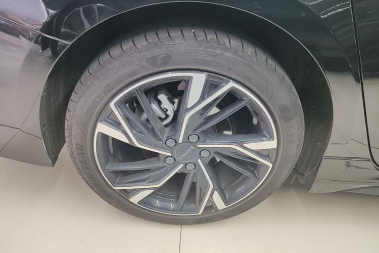 Used Lynk & Co 03 2025 1.5TD DCT Champion Edition Pro Exterior 5