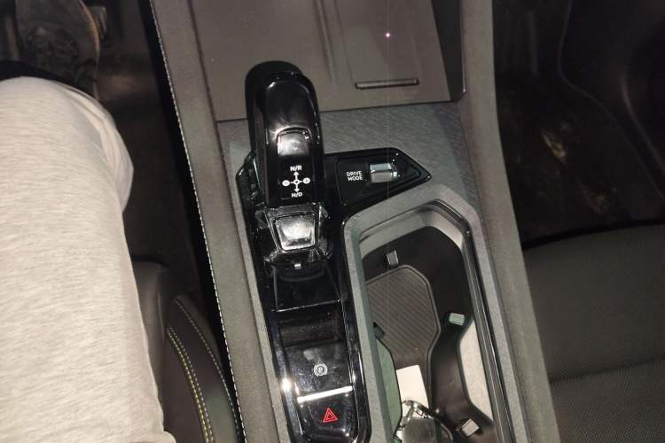 Used Lynk & Co 03 2025 2.0TD DCT Champion Edition Pro Gear Lever