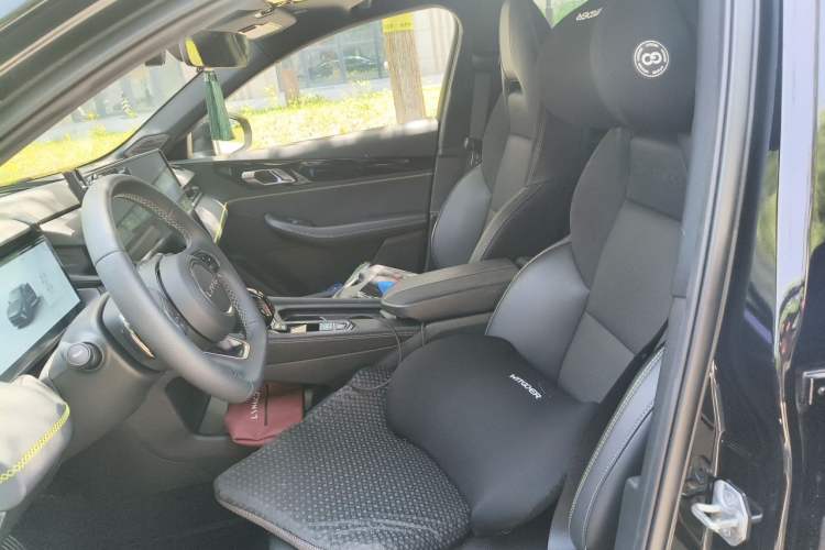 Used Lynk & Co 03 2025 1.5TD DCT Champion Edition Pro Left Front Seat