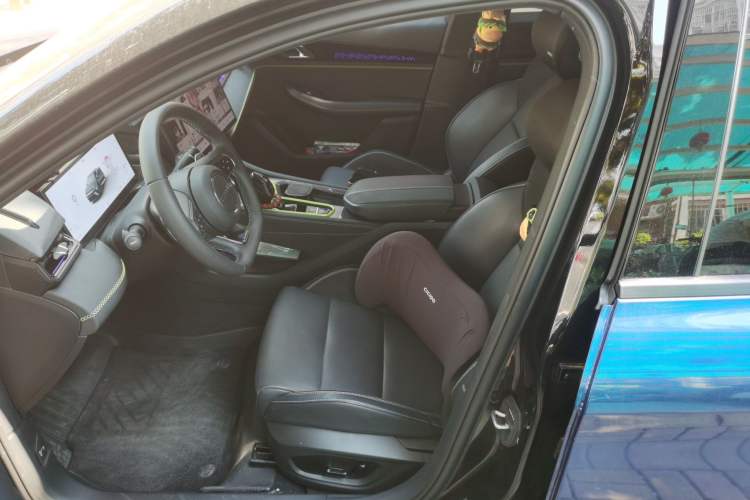 Used Lynk & Co 03 2025 1.5TD DCT Champion Edition Pro Left Front Seat