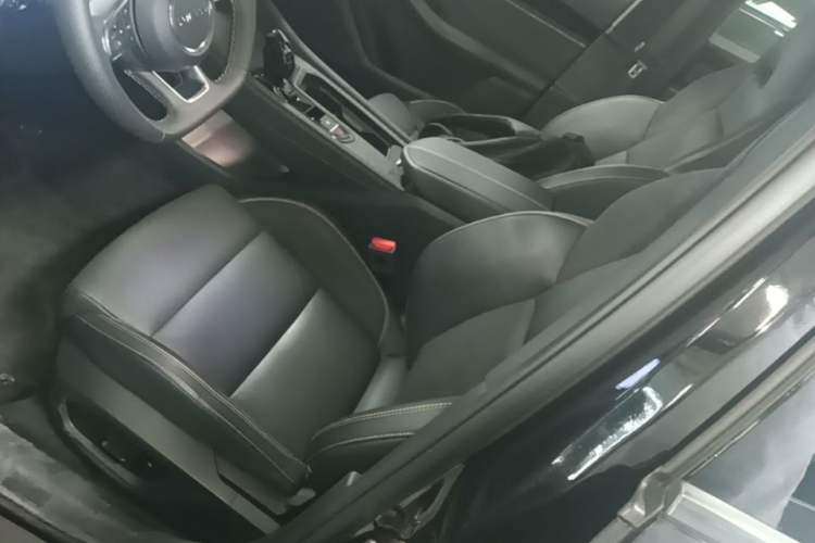 Used Lynk & Co 03 2025 1.5TD DCT Champion Edition Pro Left Front Seat