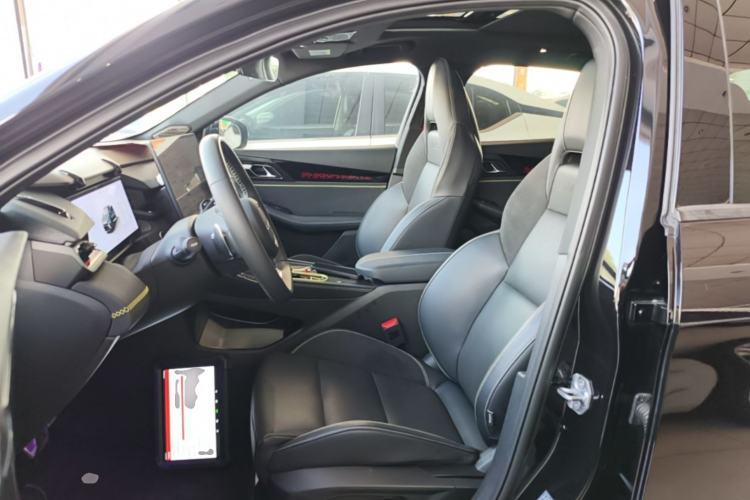 Used Lynk & Co 03 2025 1.5TD DCT Champion Edition Pro Left Front Seat