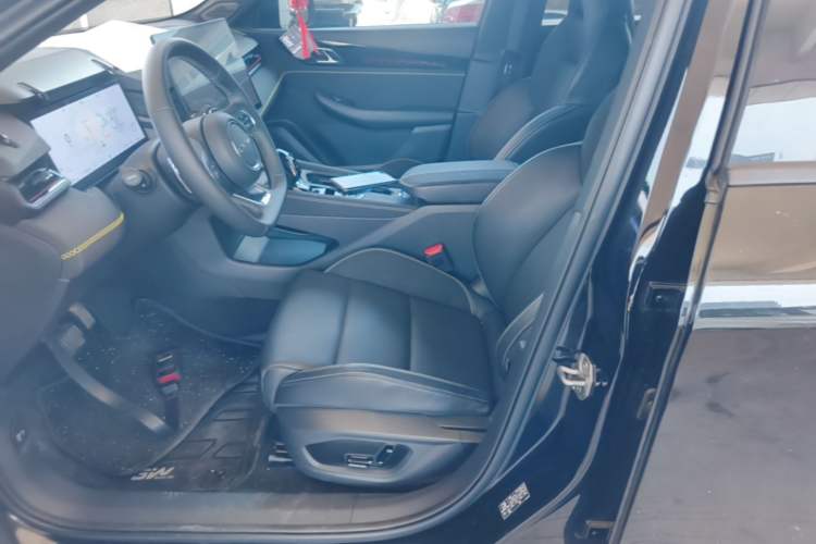 Used Lynk & Co 03 2025 1.5TD DCT Champion Edition Pro Left Front Seat