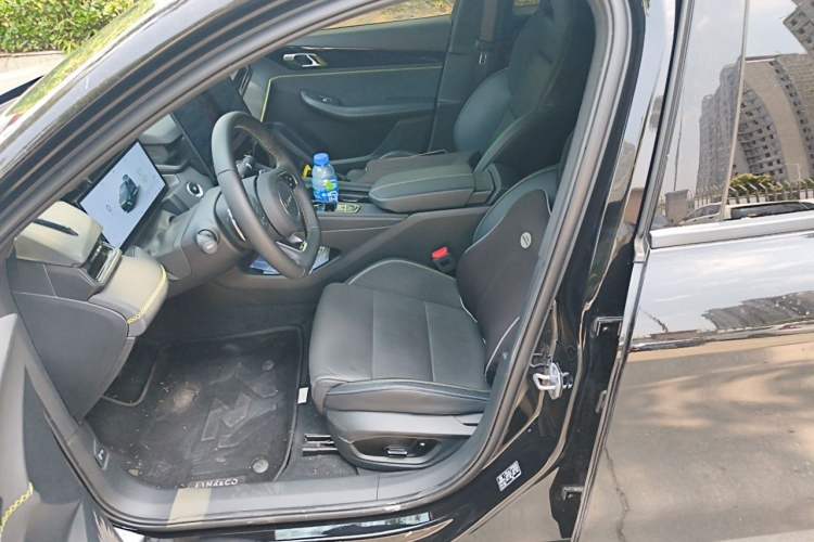 Used Lynk & Co 03 2025 1.5TD DCT Champion Edition Pro Left Front Seat