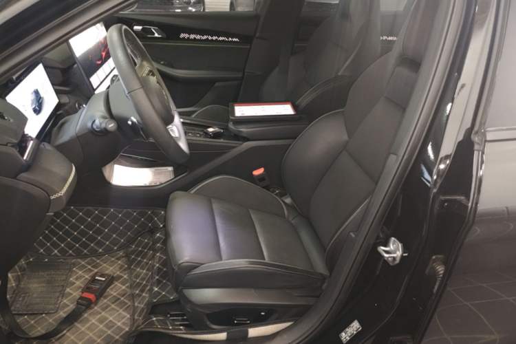 Used Lynk & Co 03 2025 1.5TD DCT Champion Edition Pro Left Front Seat