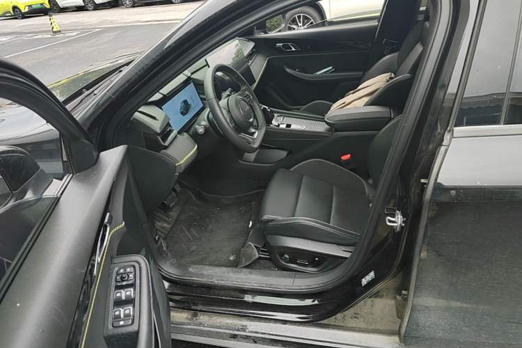 Used Lynk & Co 03 2025 2.0TD DCT Champion Edition Pro Left Front Seat